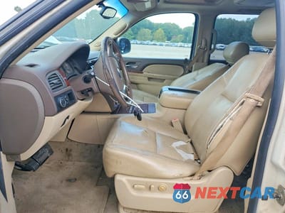 Zdjęcie 7 z 13 samochodu: 2010 CHEVROLET SUBURBAN C1500 LTZ VIN:1GNUCKE02AR134364 - miniatura