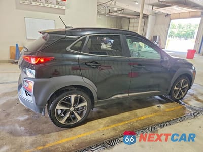 Trzecie zdjęcie samochodu z tyłu: 2018 HYUNDAI KONA ULTIMATE VIN:KM8K53A5XJU106709 - miniatura