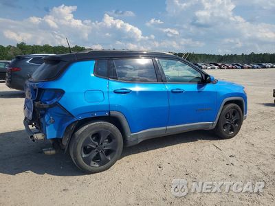 Trzecie zdjęcie samochodu z tyłu: 2021 JEEP COMPASS LATITUDE VIN:3C4NJCBB5MT509285 - miniatura