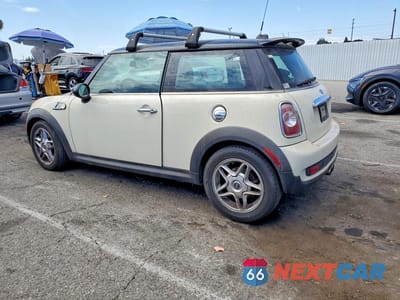 Drugie zdjęcie samochodu z przodu: 2010 MINI COOPER S VIN:WMWMF7C56ATZ73994 - miniatura