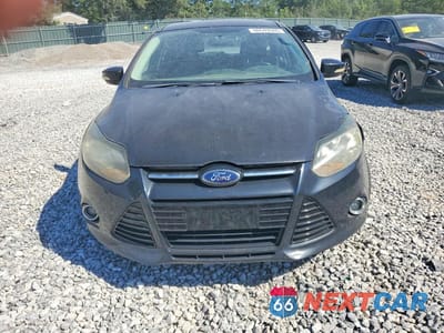 Piąte zdjęcie samochodu w środku: 2013 FORD FOCUS TITANIUM VIN:1FADP3N23DL142166 - miniatura