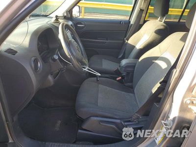 Zdjęcie 7 z 13 samochodu: 2016 JEEP PATRIOT LATITUDE VIN:1C4NJPFA6GD794825 - miniatura