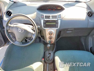 Zdjęcie 8 z 13 samochodu: 2008 TOYOTA YARIS BASE VIN:JTDJT923185165576 - miniatura