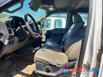 Zdjęcie 7 z 13 samochodu: 2019 FORD F350 SUPER DUTY VIN:1FD8W3HT7KEG56943 - miniatura