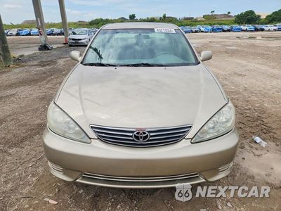 Piąte zdjęcie samochodu w środku: 2005 TOYOTA CAMRY LE VIN:4T1BE32K75U073629 - miniatura