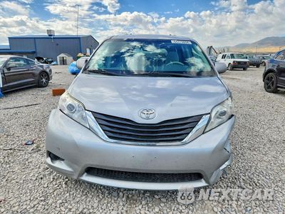 Piąte zdjęcie samochodu w środku: 2014 TOYOTA SIENNA LE VIN:5TDKK3DC6ES434646 - miniatura