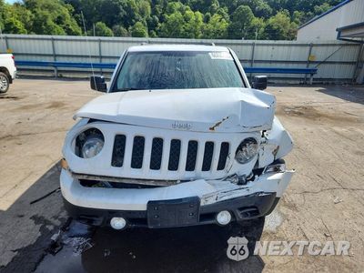 Piąte zdjęcie samochodu w środku: 2017 JEEP PATRIOT SPORT VIN:1C4NJPBA2HD150360 - miniatura