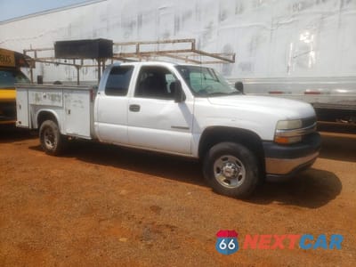 Czwarte zdjęcie samochodu z boku: 2001 CHEVROLET SILVERADO C2500 HEAVY DUTY VIN:1GCHC29U11E106053 - miniatura