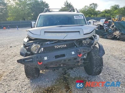 Piąte zdjęcie samochodu w środku: 2010 TOYOTA FJ CRUISER BASE VIN:JTEBU4BF3AK084385 - miniatura