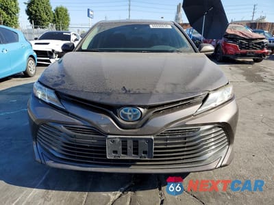 Piąte zdjęcie samochodu w środku: 2019 TOYOTA CAMRY LE VIN:4T1B31HK4KU511911 - miniatura