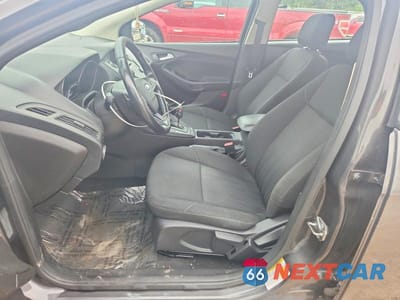 Zdjęcie 7 z 12 samochodu: 2016 FORD FOCUS SE VIN:1FADP3F23GL225857 - miniatura