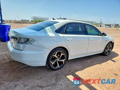 Trzecie zdjęcie samochodu z tyłu: 2022 VOLKSWAGEN PASSAT R-LINE VIN:1VWMA7A32NC000861 - miniatura