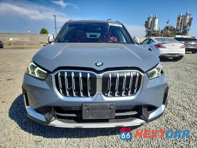 Piąte zdjęcie samochodu w środku: 2023 BMW X1 XDRIVE28I VIN:WBX73EF05P5W47990 - miniatura