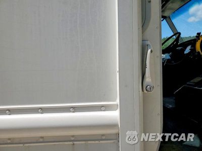 Zdjęcie 11 z 13 samochodu: 2016 FREIGHTLINER MT45G CHASSIS DELIVERY TRUCK VIN:4UZAC2DV5GCHX0599 - miniatura