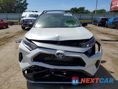 Piąte zdjęcie samochodu w środku: 2021 TOYOTA RAV4 PRIME XSE VIN:JTMEB3FV6MD040909 - miniatura