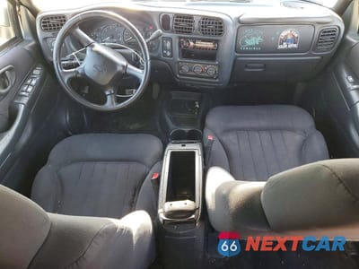 Zdjęcie 8 z 12 samochodu: 2004 CHEVROLET BLAZER VIN:1GNCS13X54K105222 - miniatura