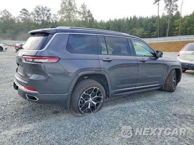 Trzecie zdjęcie samochodu z tyłu: 2022 JEEP GRAND CHEROKEE L SUMMIT VIN:1C4RJKET5N8582477 - miniatura
