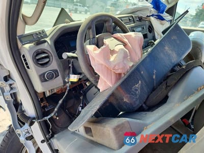 Zdjęcie 8 z 12 samochodu: 2023 FORD ECONOLINE E350 SUPER DUTY CUTAWAY VAN VIN:1FDWE3FKXPDD07079 - miniatura