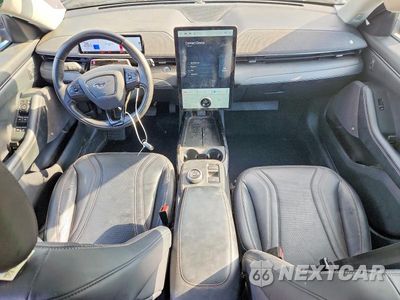 Zdjęcie 8 z 13 samochodu: 2022 FORD MUSTANG MACH-E PREMIUM VIN:3FMTK3SU8NMA11448 - miniatura