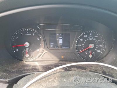 Zdjęcie 9 z 13 samochodu: 2019 KIA SORENTO LX VIN:5XYPG4A38KG556306 - miniatura