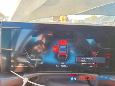 Zdjęcie 9 z 12 samochodu: 2025 BMW 3ER 330I VIN:3MW69CW06S8F29855 - miniatura
