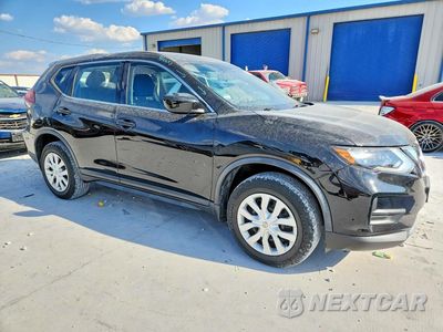 Czwarte zdjęcie samochodu z boku: 2018 NISSAN ROGUE S VIN:KNMAT2MV4JP513760 - miniatura