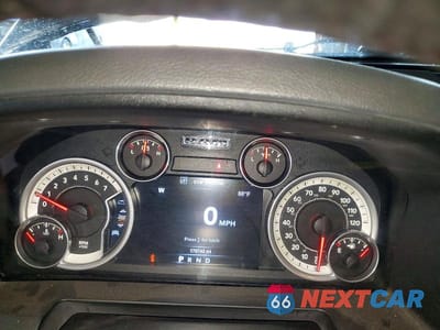 Zdjęcie 9 z 12 samochodu: 2015 RAM 2500 SLT VIN:3C6UR5DJ9FG619943 - miniatura