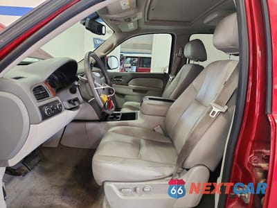 Zdjęcie 7 z 13 samochodu: 2014 CHEVROLET TAHOE K1500 LT VIN:1GNSKBE02ER196878 - miniatura
