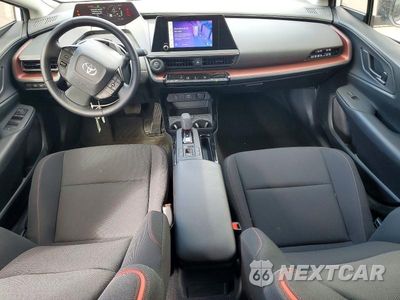 Zdjęcie 8 z 13 samochodu: 2024 TOYOTA PRIUS PRIME SE VIN:JTDACACU4R3039038 - miniatura