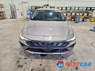 Piąte zdjęcie samochodu w środku: 2024 HYUNDAI ELANTRA SEL VIN:KMHLS4DG3RU675655 - miniatura