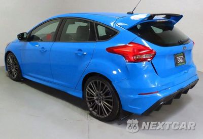 Czwarte zdjęcie samochodu z boku: 2017 FORD FOCUS RS VIN:WF0DP3THXH4120633 - miniatura