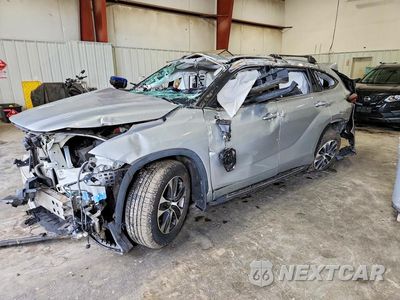 2022 TOYOTA HIGHLANDER HYBRID XLE 5TDGBRCH1NS549919 - główne zdjęcie licytacji z USA - miniatura