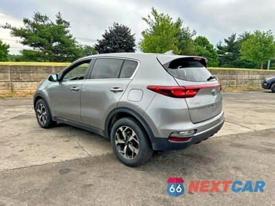 Czwarte zdjęcie samochodu z boku: 2020 KIA SPORTAGE LX VIN:KNDPMCAC4L7764345 - miniatura