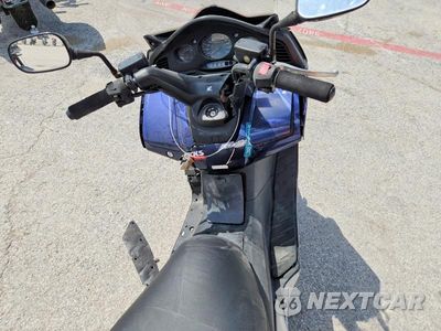 Zdjęcie 6 z 9 samochodu: 2006 HONDA FSC600 D VIN:JH2PF01106K400259 - miniatura