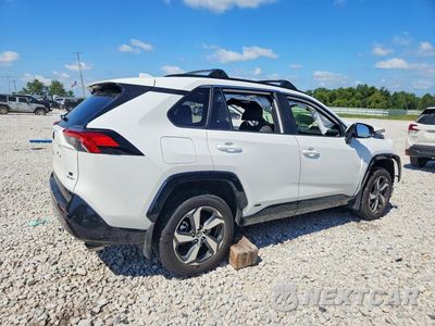 Trzecie zdjęcie samochodu z tyłu: 2025 TOYOTA RAV4 SE VIN:JTMAB3FV1SD245310 - miniatura