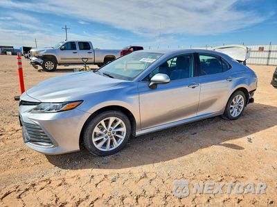 2024 TOYOTA CAMRY LE 4T1C11AK3RU886476 - główne zdjęcie licytacji z USA - miniatura