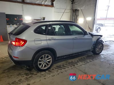 Trzecie zdjęcie samochodu z tyłu: 2015 BMW X1 XDRIVE28I VIN:WBAVL1C52FVY35066 - miniatura