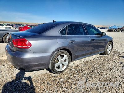 Trzecie zdjęcie samochodu z tyłu: 2015 VOLKSWAGEN PASSAT S VIN:1VWAS7A30FC116934 - miniatura