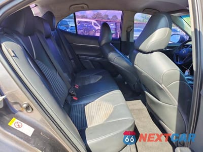 Zdjęcie 10 z 12 samochodu: 2018 TOYOTA CAMRY SE VIN:4T1B11HK4JU590484 - miniatura