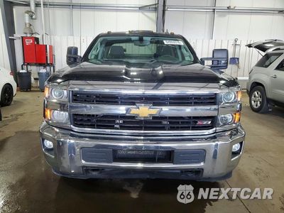 Piąte zdjęcie samochodu w środku: 2017 CHEVROLET SILVERADO K3500 LT VIN:1GC5KZCG2HZ224987 - miniatura