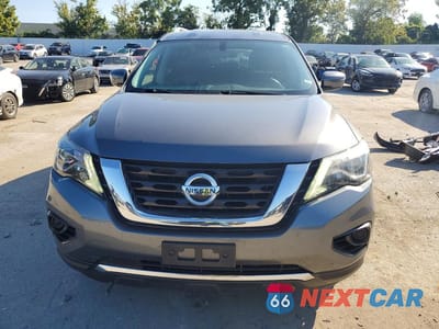 Piąte zdjęcie samochodu w środku: 2017 NISSAN PATHFINDER S VIN:5N1DR2MN8HC620710 - miniatura