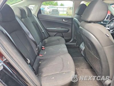 Zdjęcie 10 z 12 samochodu: 2019 KIA OPTIMA LX VIN:5XXGT4L34KG306929 - miniatura
