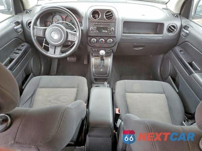 Zdjęcie 8 z 12 samochodu: 2011 JEEP COMPASS SPORT VIN:1J4NF1FB3BD282966 - miniatura
