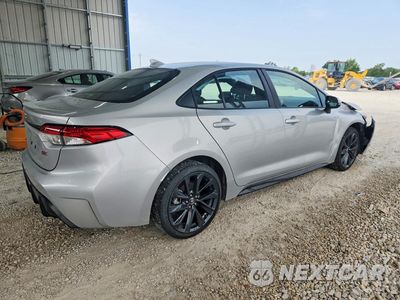Trzecie zdjęcie samochodu z tyłu: 2026 TOYOTA COROLLA SE VIN:5YFP4MCE0TP261186 - miniatura