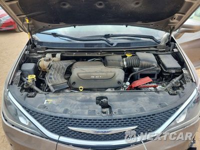 Zdjęcie 12 z 13 samochodu: 2018 CHRYSLER PACIFICA TOURING L PLUS VIN:2C4RC1EG8JR252399 - miniatura