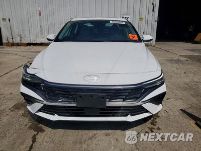 Piąte zdjęcie samochodu w środku: 2025 HYUNDAI ELANTRA LIMITED VIN:KMHLP4DG2SU910814 - miniatura