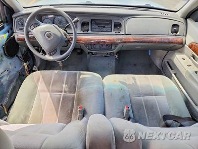 Zdjęcie 8 z 12 samochodu: 2004 MERCURY GRAND MARQUIS GS VIN:2MEFM74WX4X692442 - miniatura