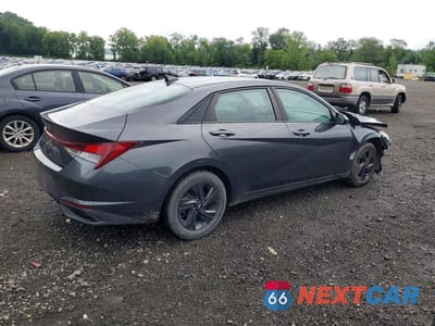 Trzecie zdjęcie samochodu z tyłu: 2022 HYUNDAI ELANTRA SEL VIN:5NPLM4AG1NH071495 - miniatura