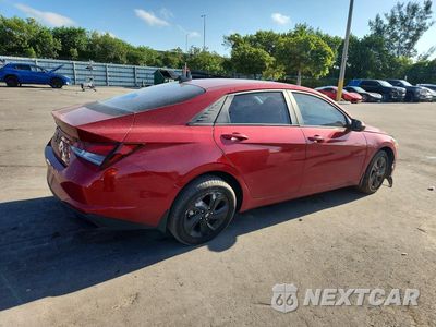 Trzecie zdjęcie samochodu z tyłu: 2023 HYUNDAI ELANTRA SEL VIN:KMHLM4AG9PU393595 - miniatura