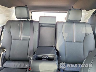 Zdjęcie 10 z 13 samochodu: 2025 TOYOTA 4RUNNER LIMITED VIN:JTEVA5BR5S5060854 - miniatura